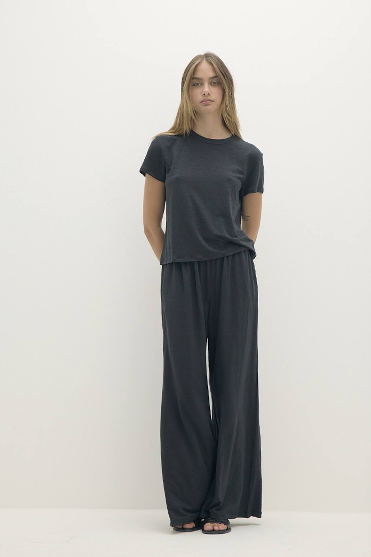 CHLOE LINEN CREWNECK TEE